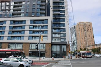 Building Photo - 110-1350-1350 Ellesmere Rd