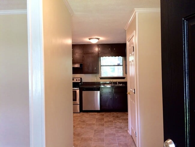 Building Photo - 846 Raintree Way SE