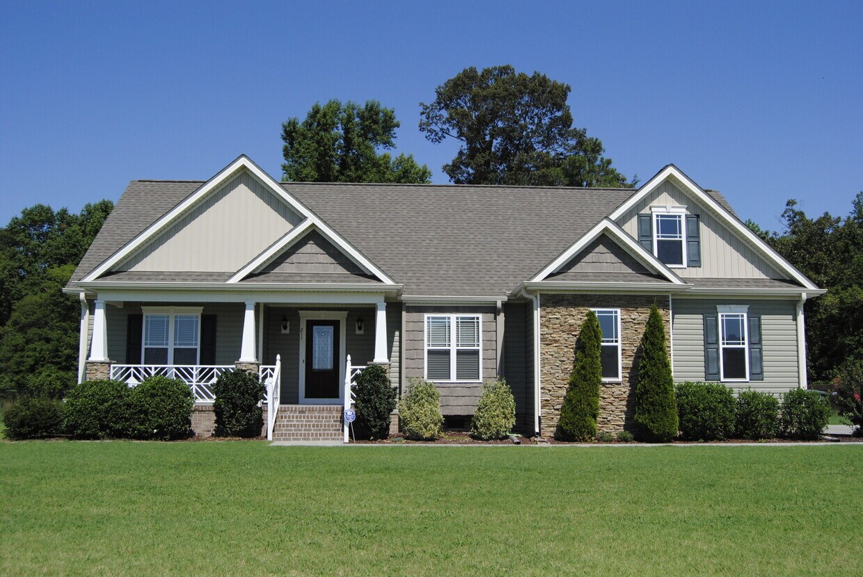 Primary Photo - 211 Willowbrook Dr