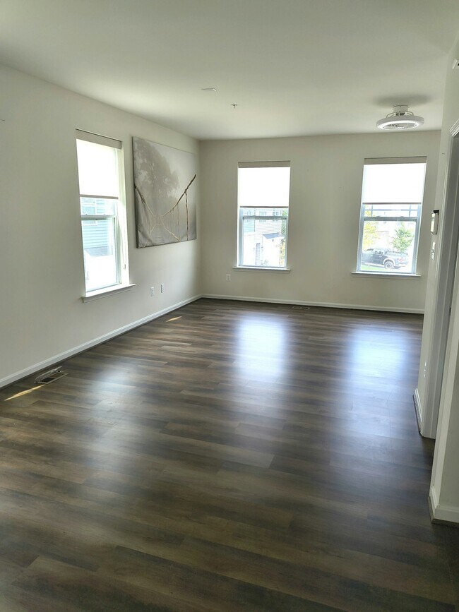 Building Photo - 235 Jenkins Way