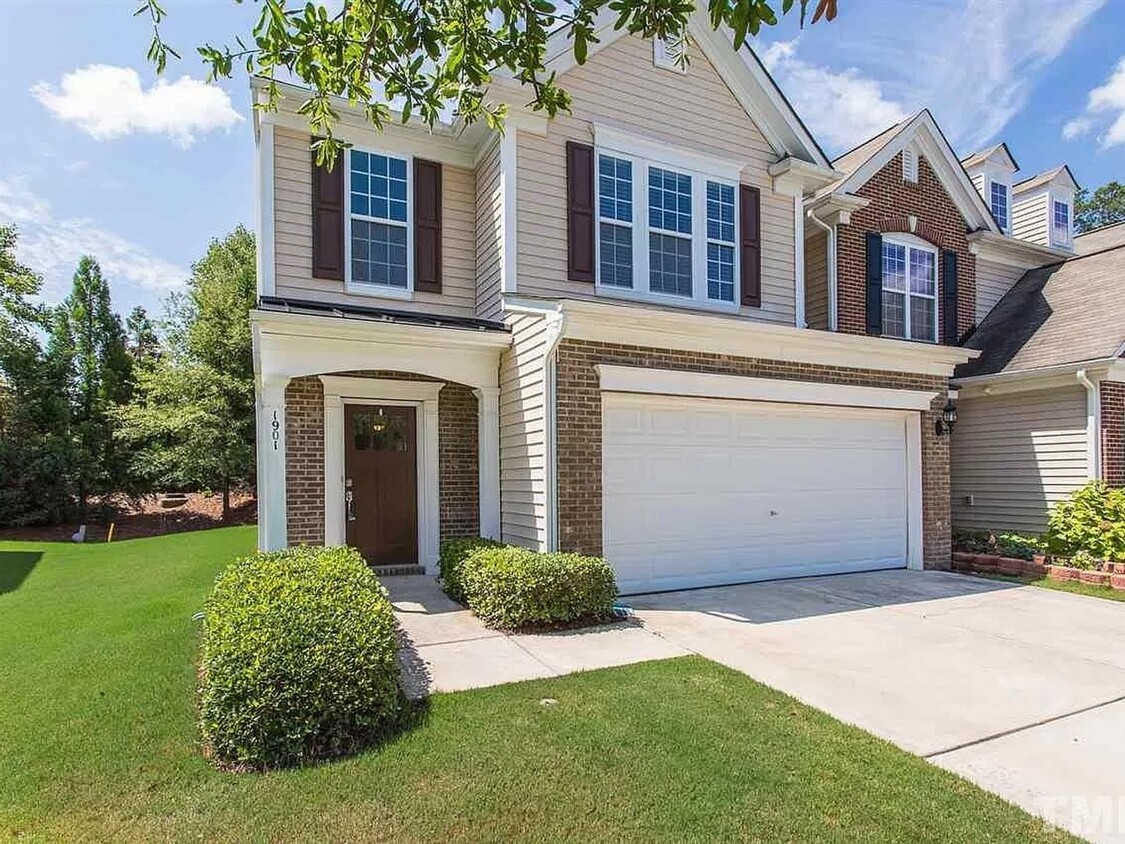Foto principal - 3 Bedroom Townhome in Morrisville