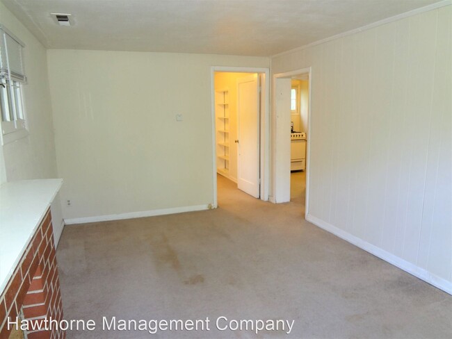 Building Photo - 1004 Sunset Ln