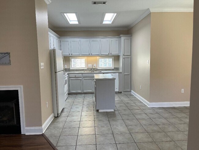 Kitchen - 5623 Ducros Dr