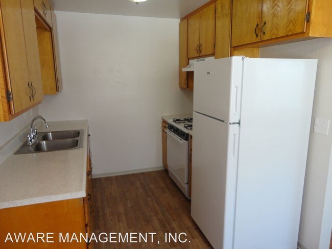 Building Photo - 1433 Hemlock Ave