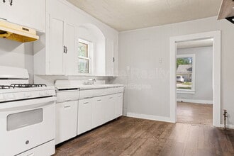 Building Photo - 802 W Navasota St