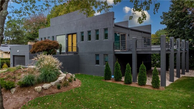 Building Photo - 32 Winfield Rd