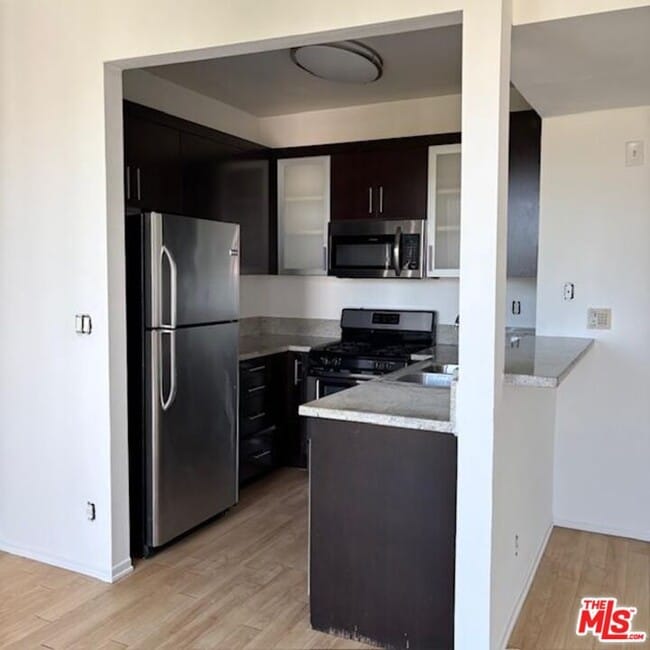 Foto del edificio - 884 Palm Ave