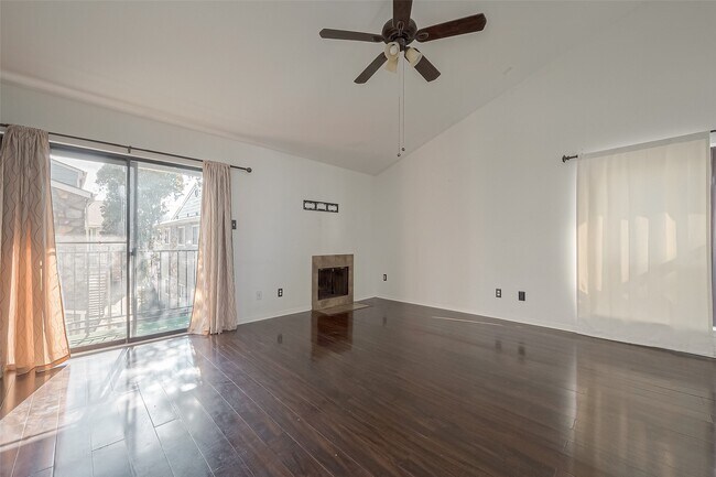Foto del edificio - 3758 Tanglewilde St