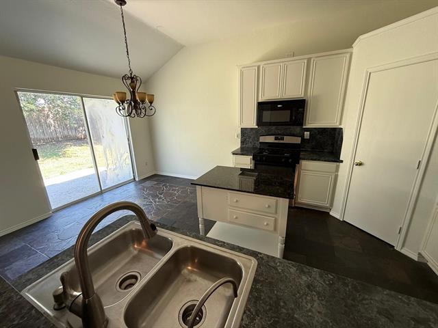 Foto del edificio - 9104 Bedford Ln