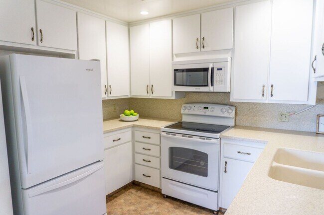 Building Photo - AVAILABLE IN FEBRUARY!!