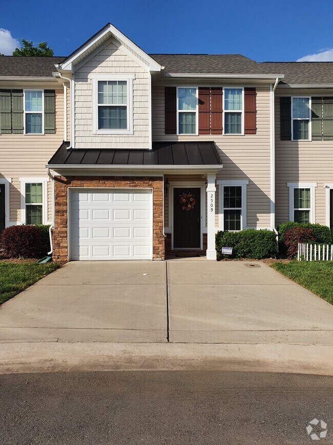 Stonegrove at Whitehall Apartments for Rent Charlotte, NC 3 Rentals