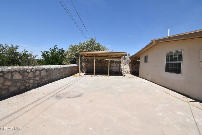 Building Photo - 10488 Seawood Dr