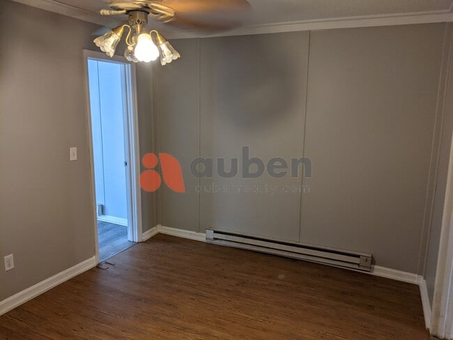 Building Photo - Charming 2 Bedroom in Downtown Chattanooga...
