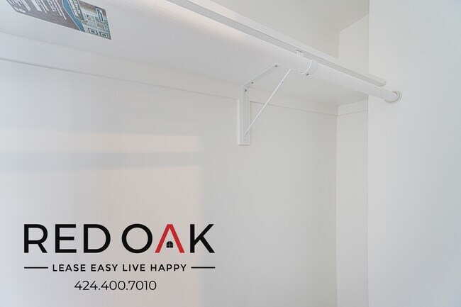 Foto del edificio - 6626 Darby Ave