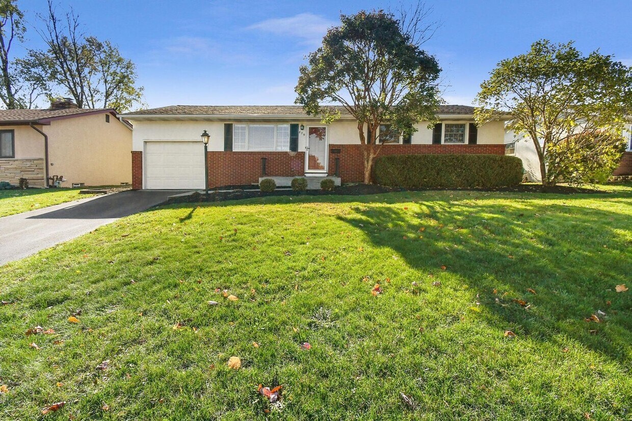 Primary Photo - 879 Brentford Drive