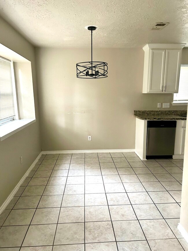 Building Photo - 23811 Firegate Dr