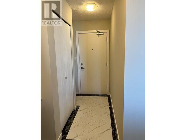Photo du bâtiment - 9868-9868 Cameron St