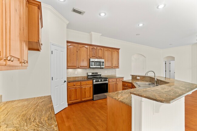 Foto del edificio - 405 Highland Oaks S