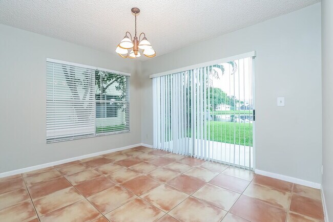 Foto del edificio - 8748 Jade Ct