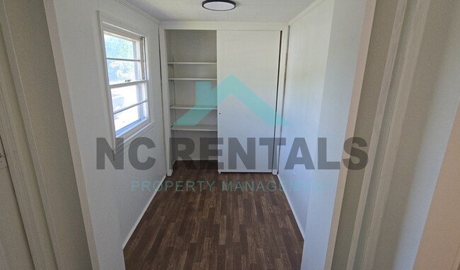 Foto del edificio - 1314 Front St