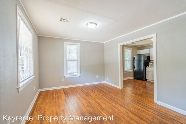 Building Photo - 4 br, 1.5 bath House - 815 N St. Louis Ave