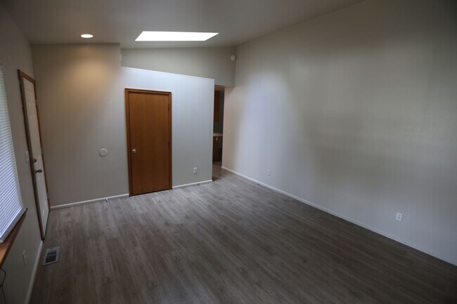 Foto del edificio - Port Orchard 3 Bedroom Available now!