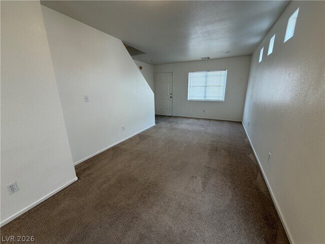 Foto del edificio - 5211 Paradise Skies Ave