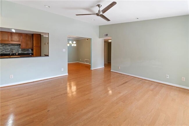 Building Photo - 1468 Briarwood Rd NE