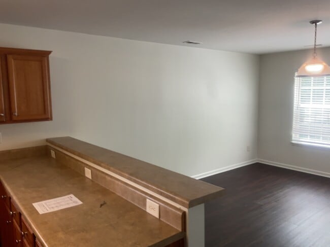 Building Photo - 5001 Autumn Oak Dr