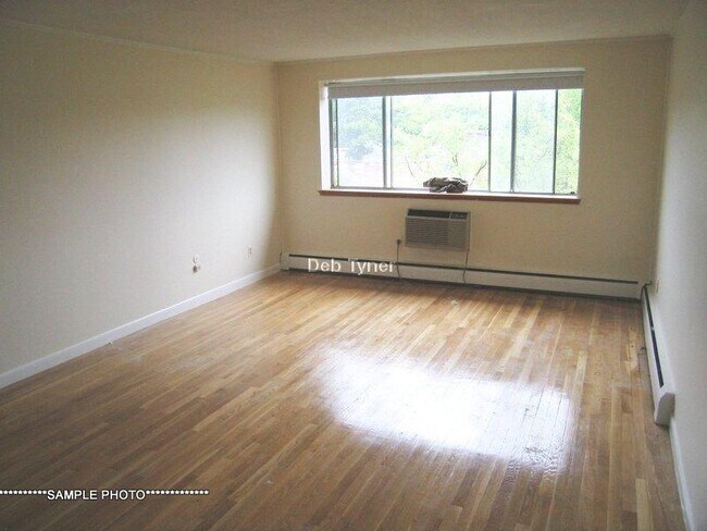 Foto del edificio - 62 Homer Ave