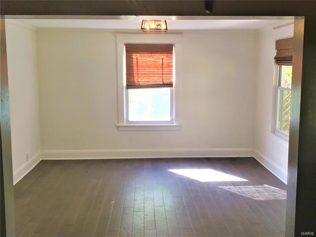 Building Photo - 4 N Iola Dr
