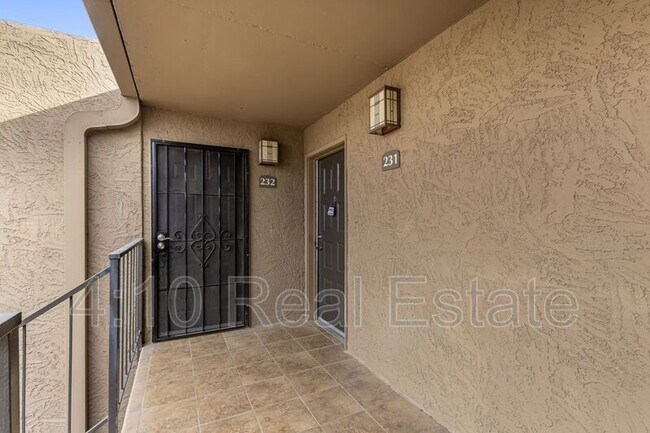 Foto del edificio - 3825 E Camelback Rd.