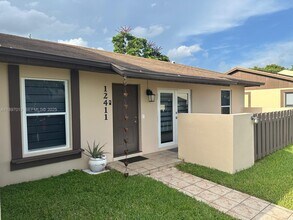 Building Photo - 12411 SW 110th South Canal St Rd