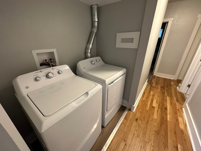 Foto del edificio - Squirrel Hill Properties