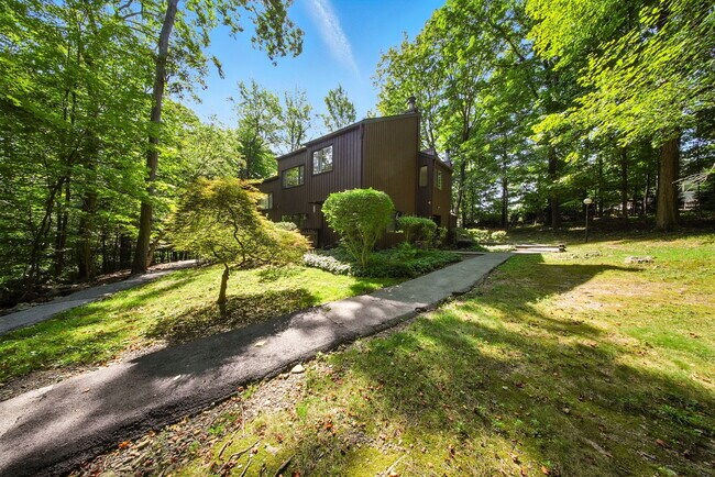 Foto del edificio - 4 Aspen Ct