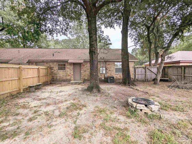 Foto del edificio - 5185 Hilltop Dr