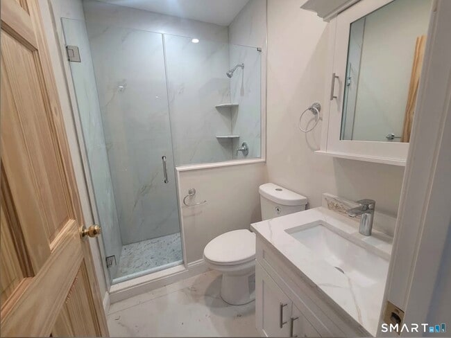 Foto del edificio - 564 Fairfield Ave