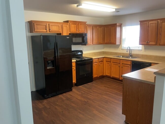 Building Photo - 5001 Autumn Oak Dr