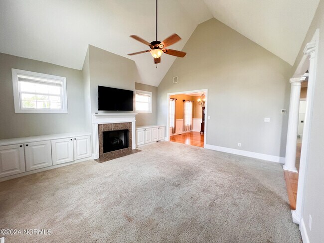 Building Photo - 212 Bluewater Cove