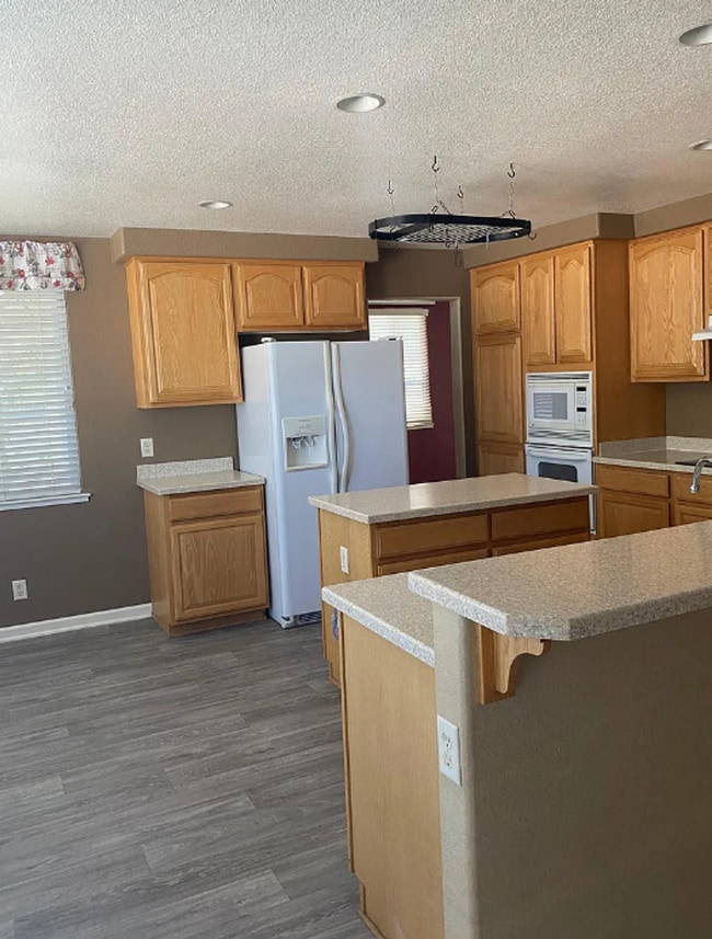 Building Photo - 4 Bedroom, 3 Bath North West Reno Area Home!