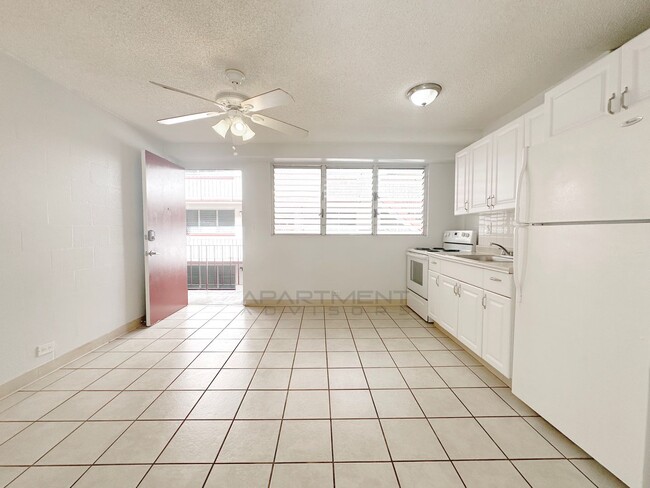 Building Photo - 2543 Kuhio Ave.
