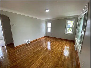 Foto del edificio - 5129 E 114th St