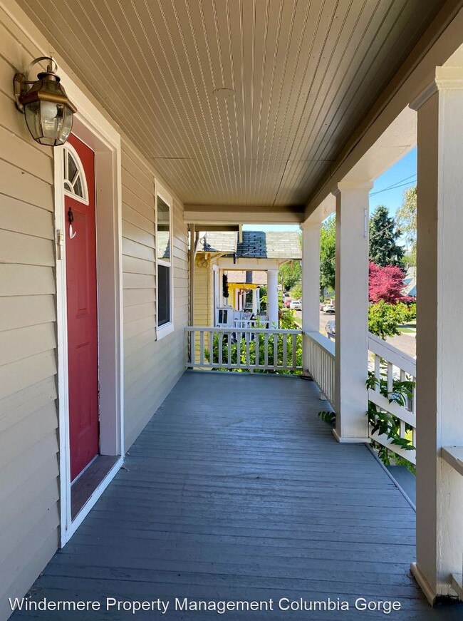 Building Photo - 3 br, 2 bath House - 604 E 9th St