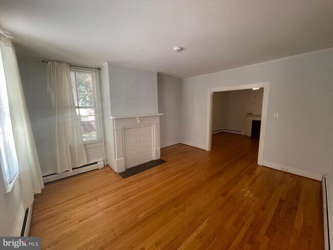 Building Photo - 204 S Cameron St
