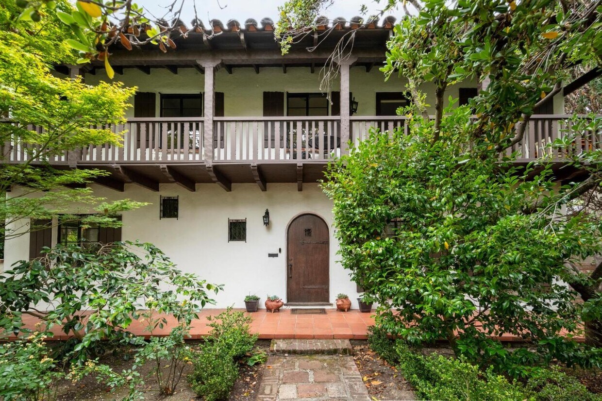 Foto del edificio - 1462 Dana Ave