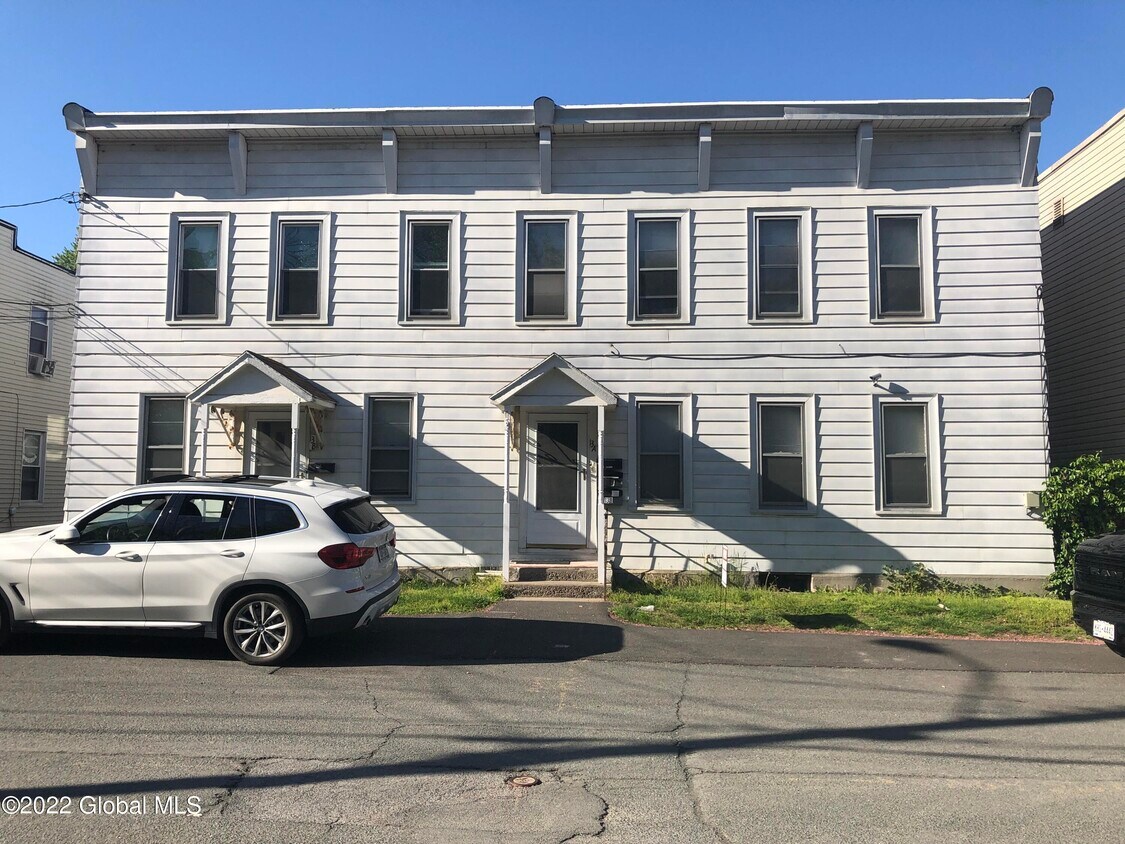 13 Alden St Unit 1, Watervliet, NY 12189 Room for Rent in Watervliet