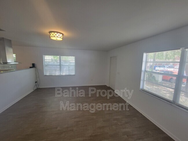 Foto del edificio - 408 E Virginia Ave