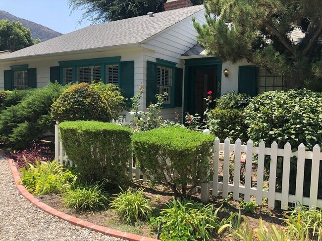Building Photo - COMING SOON! Beautiful Home near Warner Brothers Studio! AVAILABLE 6/10/2026