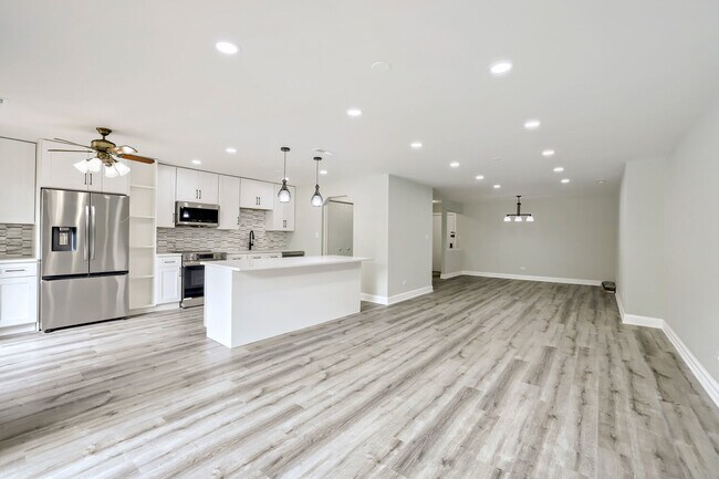 Foto del edificio - 9242 Gross Point Rd
