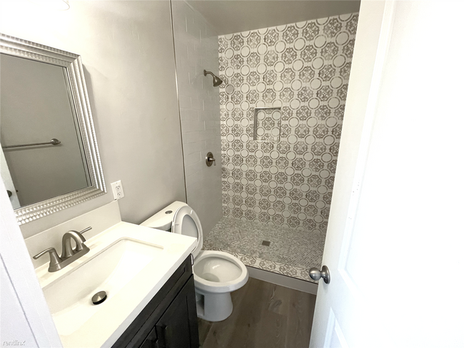 Foto del edificio - Studio, 1 bath 4plex - 2321-2327 Prospect ...